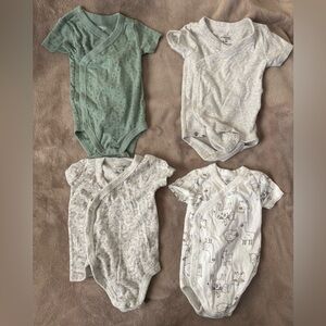 Simple joys by Carter’s Baby onesies set of 5